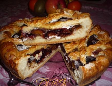 Пирог с черносливом