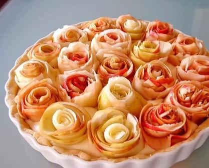 Пирог с розами