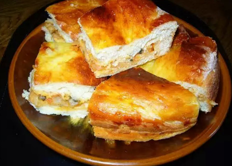 Яблочный пирог с мороженым 